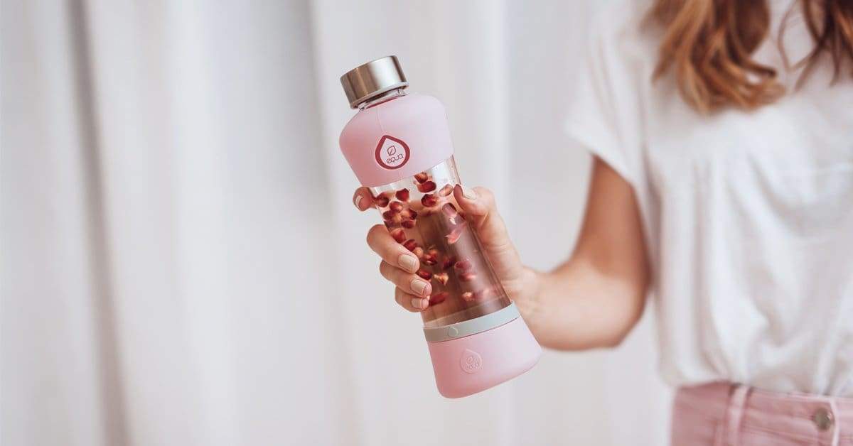 Infused water recipe: Pomegranate and lemon