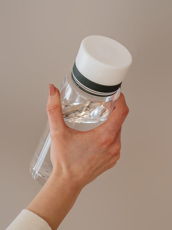 https://myequa.com/cdn/shop/products/equa-bpa-free-water-bottle-equa-plain-white-hand_900x.jpg?v=1629457855
