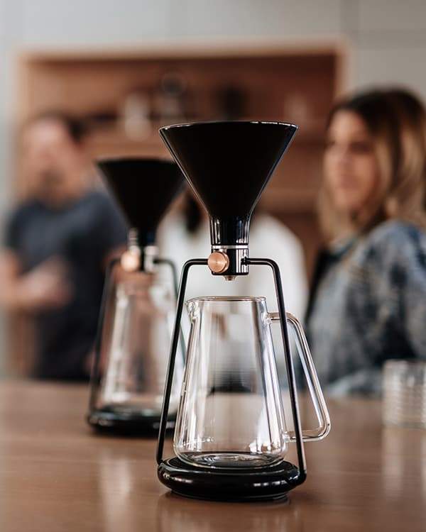 GINA Black with pitcher - specialty coffee machine