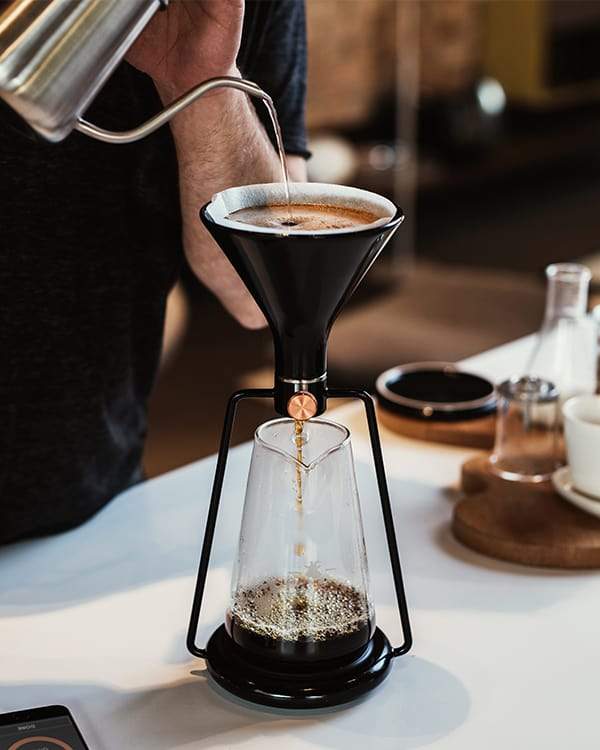Črna Gina 3 načini priprave kave - prelivanje