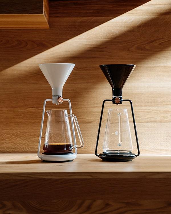 GINA White and Black - specialty coffee device by GOAT STORY
